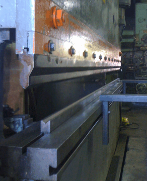 225 ton press brake x 12'